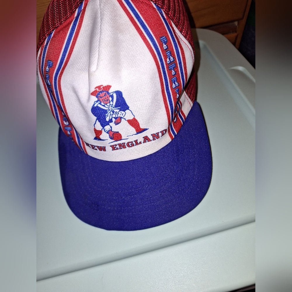 Vintage Patriots NFL Football Dupont Visor Adjustable Hat